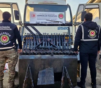 Mazot deposunda 51 silah ile 41 şarj&ouml;r ele ge&ccedil;irildi
