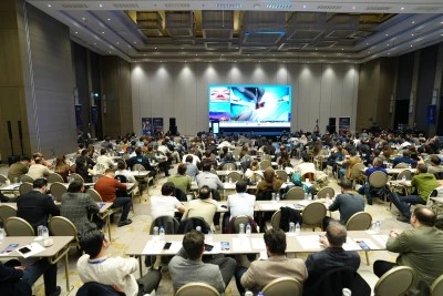 Medipol'de "NoseCraft" canlı cerrahi toplantısı yapıldı