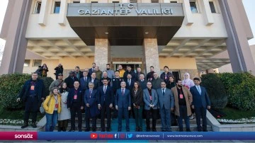 Medya mensupları Gaziantep'teki deprem b&ouml;lgesi hakkında bilgilendirildi