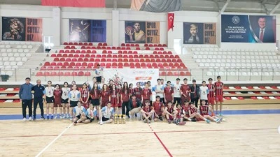 Mehmet Akif &Ouml;ğrencileri, korfol şampiyonu