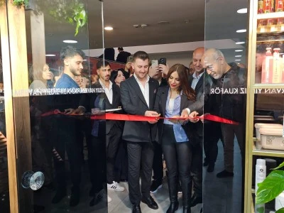 Mervan Yıldız, AVM&rsquo;de a&ccedil;ıldı