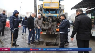 Meyve Sebze Halinde yağmur suyu şebekesini yeniliyor