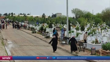 Mezarlıklarda bayram temizliği yapıldı