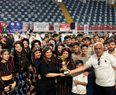 Mezopotamya halk oyunları ekibi T&uuml;rkiye Finali&rsquo;nde
