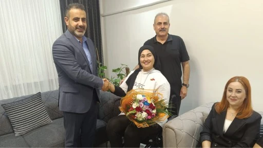 MHP&rsquo;li başkandan Ayşenur&rsquo;a &ouml;vg&uuml;
