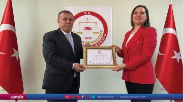Midyat Belediye Başkanı Veysi Şahin mazbatasını aldı