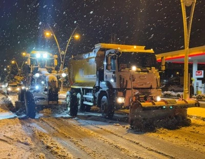 Midyat'ta kar temizleme &ccedil;alışmalarına başlandı