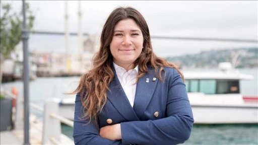 Milli yelkenci Derin Atakan'dan Avrupa Şampiyonası'nda g&uuml;m&uuml;ş madalya