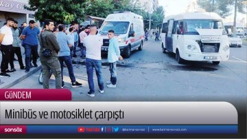 Minib&uuml;s ve motosiklet &ccedil;arpıştı