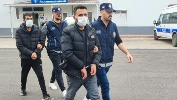 Minib&uuml;ste 23 d&uuml;zensiz g&ouml;&ccedil;men yakalandı
