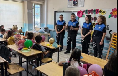 Minik &ouml;ğrencilere polis ziyareti
