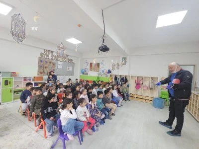 Minikler diş fır&ccedil;alamayı &ouml;ğrendi