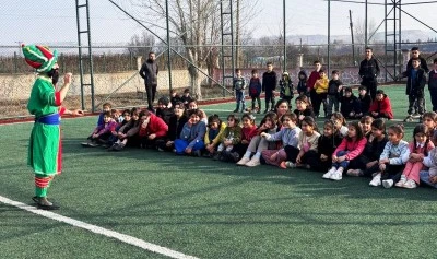 Minikler, Hacivat ve Karag&ouml;z&rsquo;le buluştu