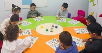 Minikler hem eğleniyor hem &ouml;ğreniyor