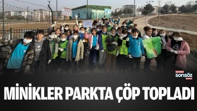 Minikler parkta &ccedil;&ouml;p topladı