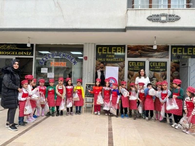 Minikler ramazan pidesi hazırladı