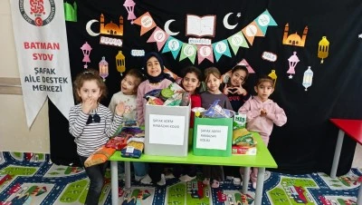 Miniklere Sağlıklı G&uuml;l&uuml;şler Hediye Edildi