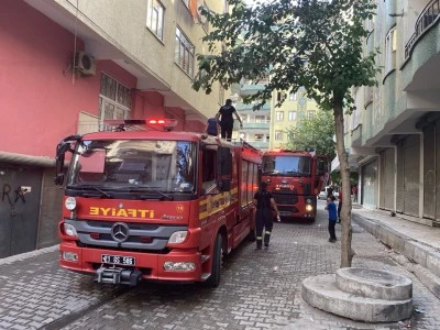 Mobilya d&ouml;şeme at&ouml;lyesinde &ccedil;ıkan yangın s&ouml;nd&uuml;r&uuml;ld&uuml;
