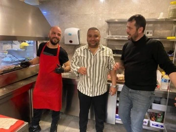 MUĞLA'DA ZİYARETLERDE BULUNAN &Ccedil;AKICI'NIN BAŞDANIŞMANI FERHAT AYDOĞAN, FETHİYE'DE &Ouml;NALLAR RESTORAN'DAYDI 