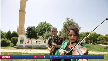M&uuml;zisyen baba ve kızı aynı sahneyi paylaşıyor