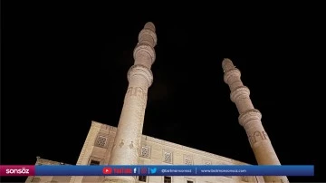 &nbsp;Yıldırım d&uuml;şen caminin minaresi zarar g&ouml;rd&uuml;