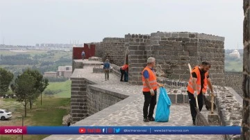 Tarihi mek&acirc;nlarda temizlik &ccedil;alışması yapıldı