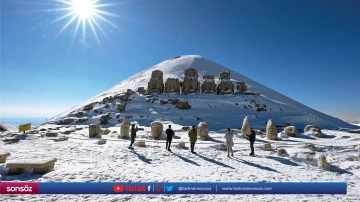 Nemrut Dağı'nın dev heykelleri kışın da ziyaret&ccedil;ilerini ağırlıyor