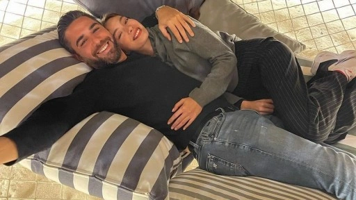 Neslihan Atag&uuml;l'den M&uuml;jdeli Haber: Bebeğinin Cinsiyeti Belli Oldu!