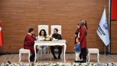 Nikah dairesinde "05.05.2025" yoğunluğu