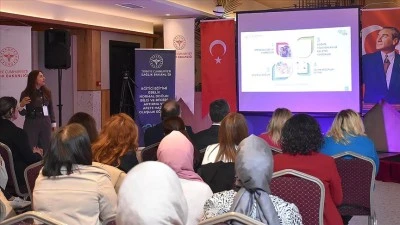 Normal doğumu teşvik i&ccedil;in ebelere y&ouml;nelik eğitimlere başlandı