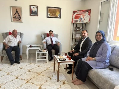 Nurdağı Kaymakanı Erciyas'tan şehit babasına Babalar G&uuml;n&uuml; ziyareti