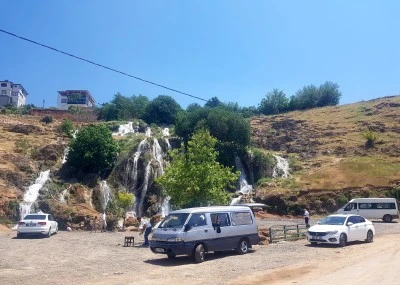 Nurdağı'nda ge&ccedil;en yıl kuruyan Sak&ccedil;ag&ouml;z&uuml; Şelalesi yeniden akmaya başladı