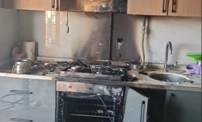 Elektrik sigortasından &ccedil;ıkan yangın evi k&uuml;le &ccedil;evirdi 