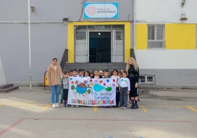 &Ouml;ğrenciler atık malzemelerle tarihi mekanların maketini yaptı