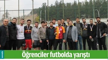 &Ouml;ĞRENCİLER FUTBOLDA YARIŞTI