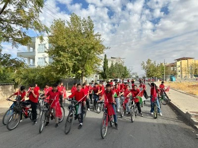 &Ouml;ğrenciler Gazze i&ccedil;in pedal &ccedil;evirdi