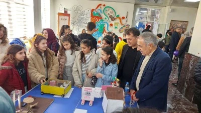 &Ouml;ğrenciler hayallerindeki aracı tasarladı