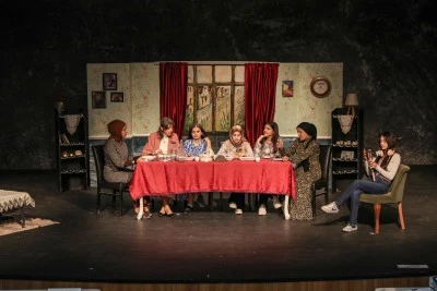 &Ouml;ğrenciler "aile" temasını İngilizce oyunla sahneye taşıyor