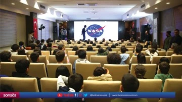 &Ouml;ğrenciler T&uuml;rkiye'nin ilk astronotu Gezeravcı ile g&ouml;r&uuml;şt&uuml;