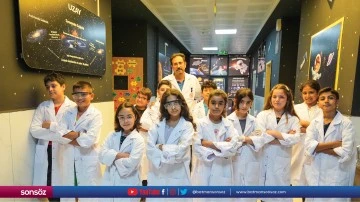 &Ouml;ğrenciler uzay koridorundan eğitim g&ouml;r&uuml;yor