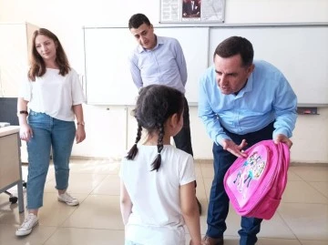 &Ouml;ğrencilere &ccedil;anta ve kırtasiye seti