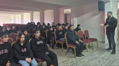 &Ouml;ğrencilere Gen&ccedil;lere Ergenlik ve Stres Y&ouml;netimi Eğitimi