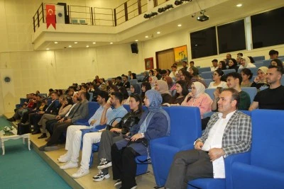 &Ouml;ğrencilere girişimcilik eğitimi verildi: Dereceye girenlere para &ouml;d&uuml;l&uuml;&hellip;