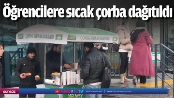 &Ouml;ğrencilere sıcak &ccedil;orba dağıtıldı