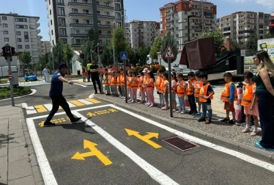 &Ouml;ğrencilere trafik eğitimi verildi