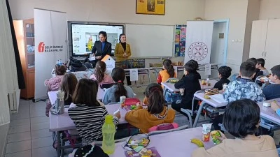 &Ouml;ğrencilere verginin &ouml;nemi anlatılıyor