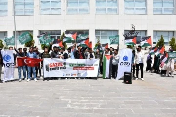 &ouml;ğrencileri İsrail'in Gazze'ye y&ouml;nelik saldırılarını protesto etti