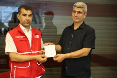 &Ouml;ğrencilerin tiyatro geliri Gazzeli &ccedil;ocuklara bağışlandı