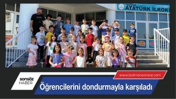 &Ouml;ğrencilerini dondurmayla karşıladı