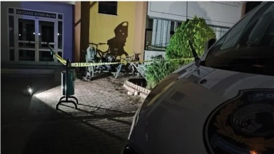 &Ouml;ğretmen koca, &ouml;ğretmen eşini bı&ccedil;akla &ouml;ld&uuml;rd&uuml;